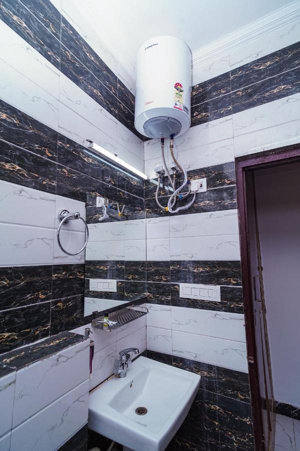 Hotel Golden Residency Nuova Delhi Esterno foto
