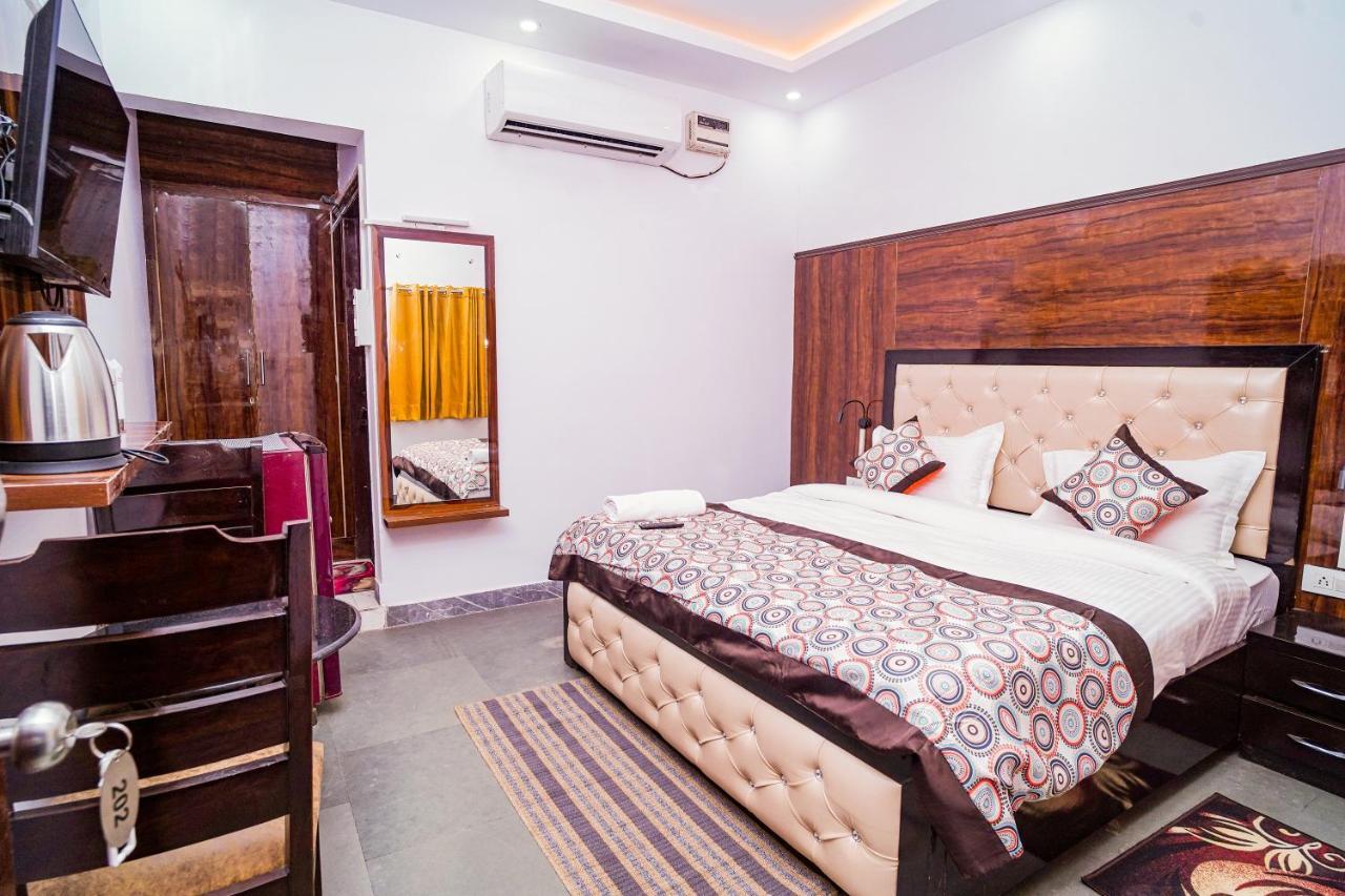 Hotel Golden Residency Nuova Delhi Esterno foto
