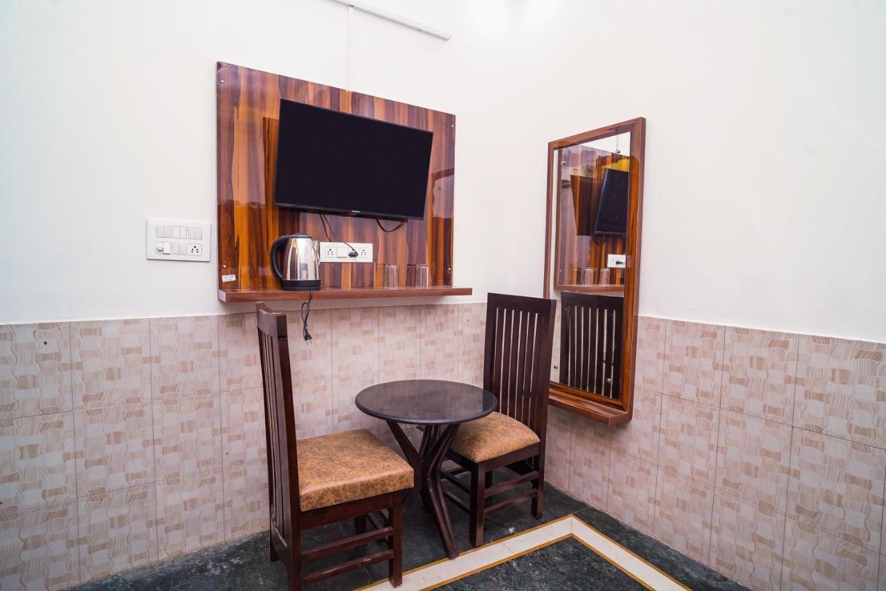 Hotel Golden Residency Nuova Delhi Esterno foto