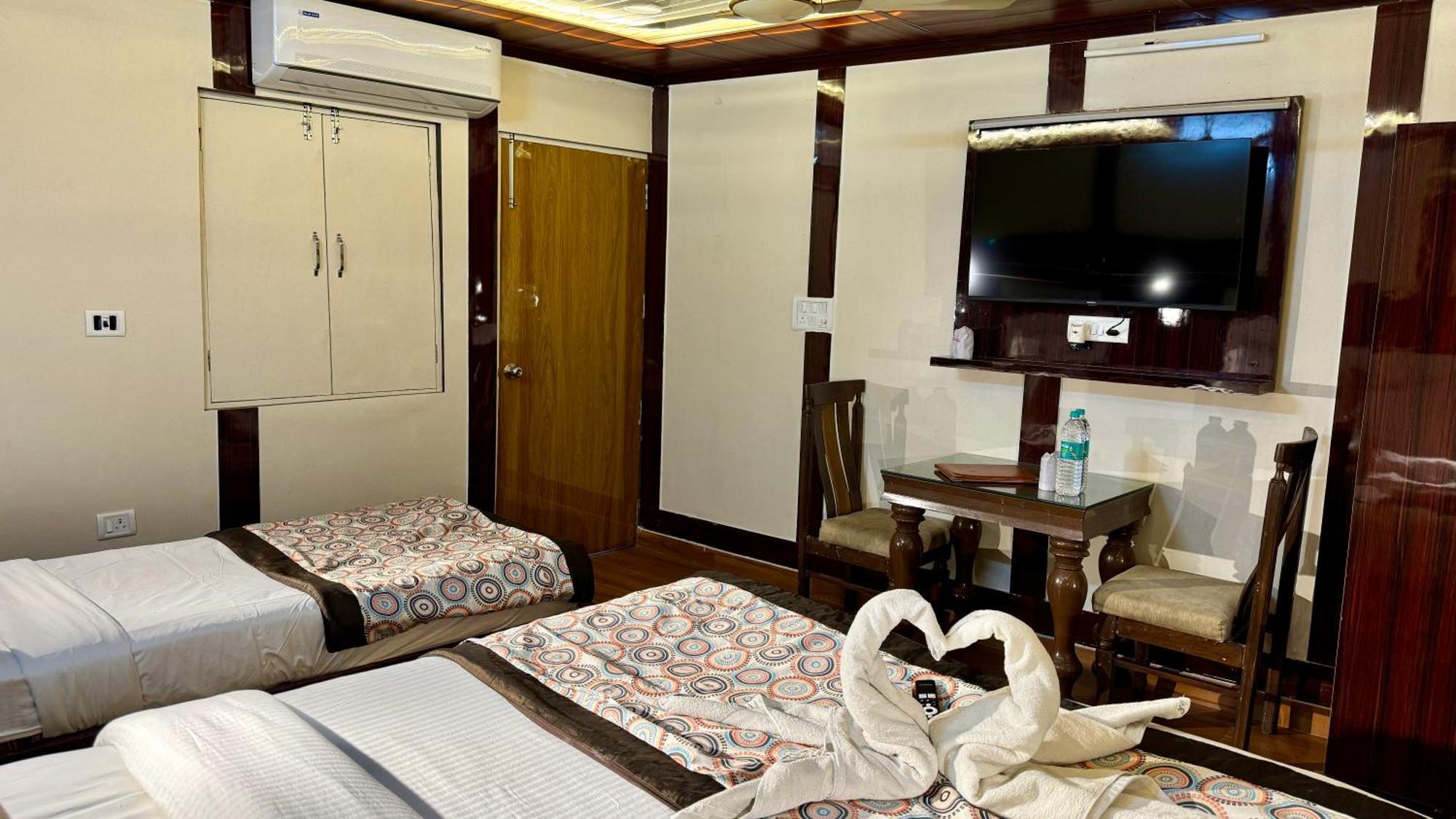 Hotel Golden Residency Nuova Delhi Esterno foto