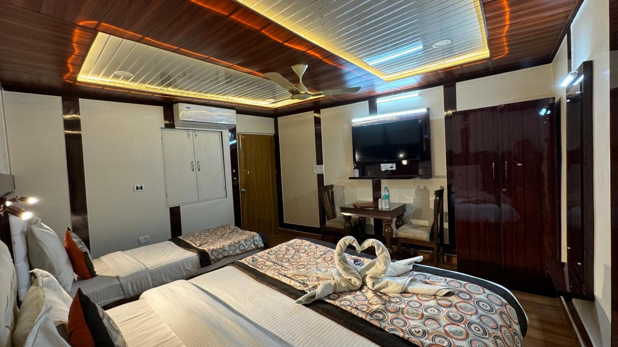 Hotel Golden Residency Nuova Delhi Esterno foto
