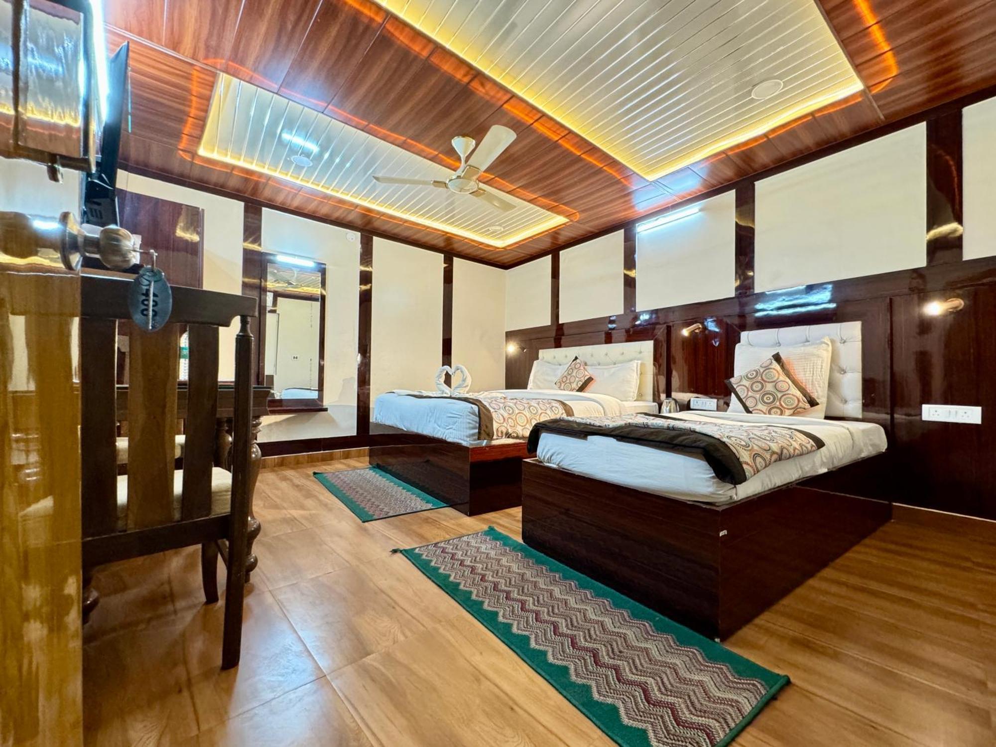 Hotel Golden Residency Nuova Delhi Esterno foto