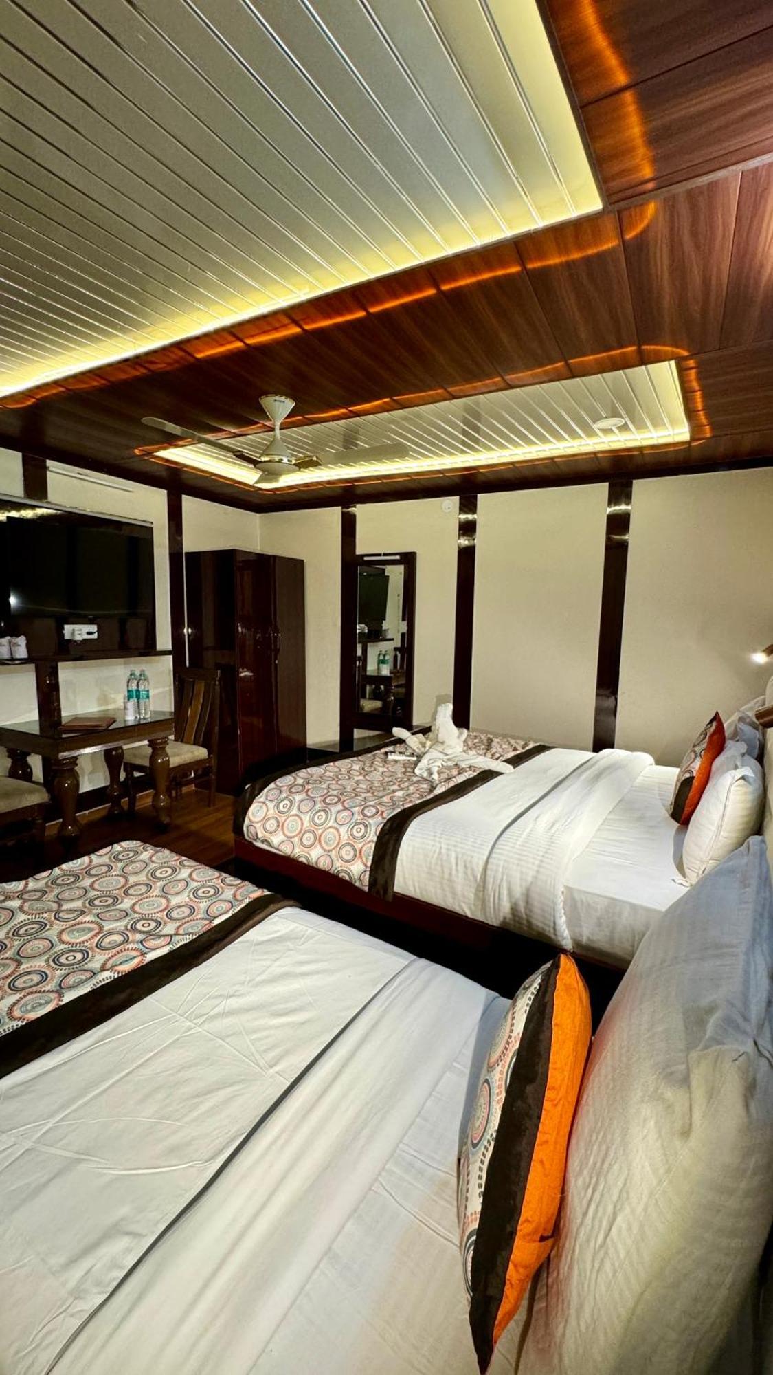 Hotel Golden Residency Nuova Delhi Esterno foto